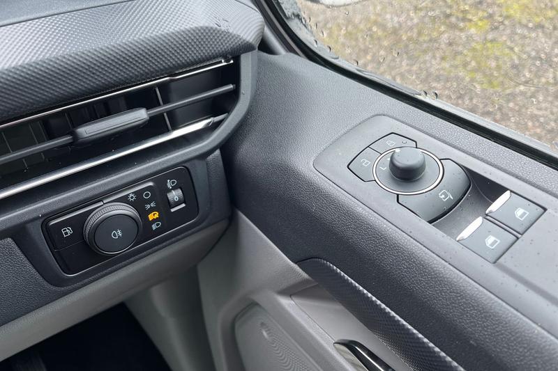 Used Ford Transit Custom 2025 for sale - 77339890: Photo 32