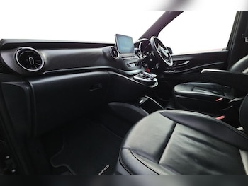 Used Mercedes-Benz V-Class 2019 for sale - 77804540: Photo