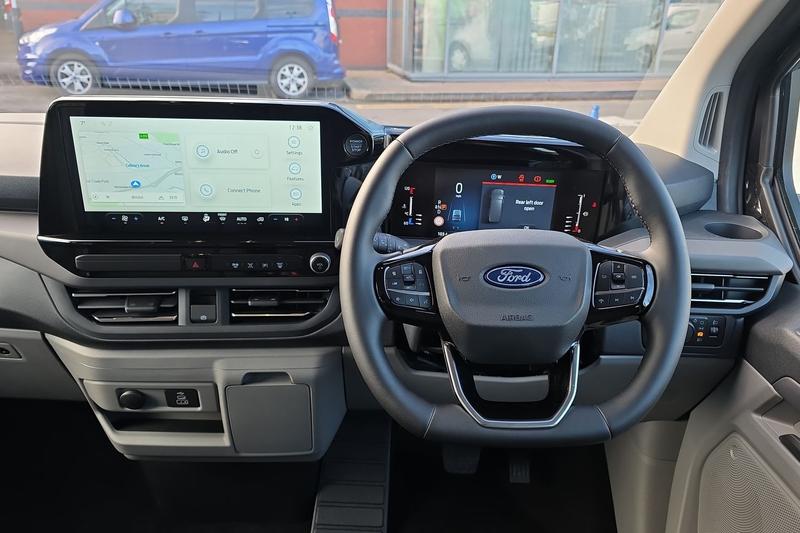 Used Ford Tourneo Custom 2025 for sale - 76738946: Photo 10