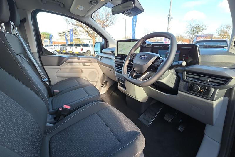 Used Ford Tourneo Custom 2025 for sale - 76738955: Photo 15