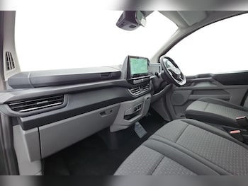 Used Ford Tourneo Custom 2025 for sale - 76631432: Photo