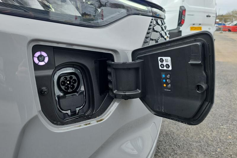 Used Ford Tourneo Custom 2025 for sale - 77848718: Photo 18