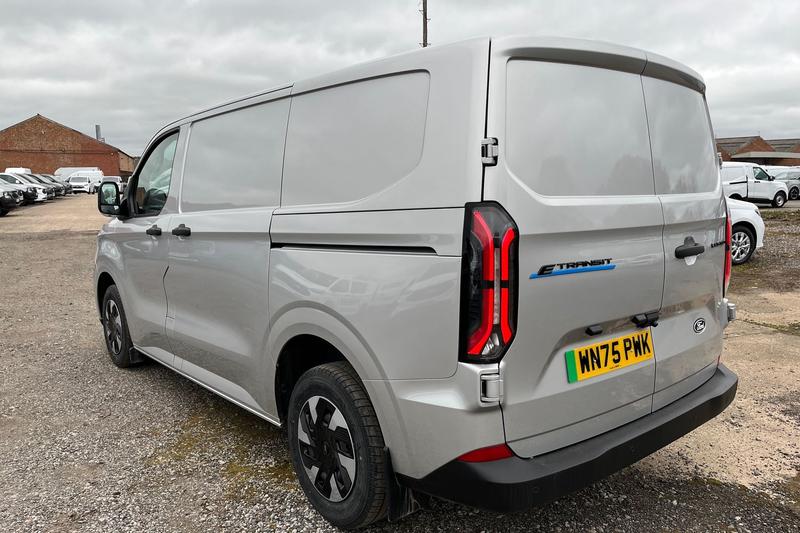 Used Ford Transit Custom 2025 for sale - 78001135: Photo 2