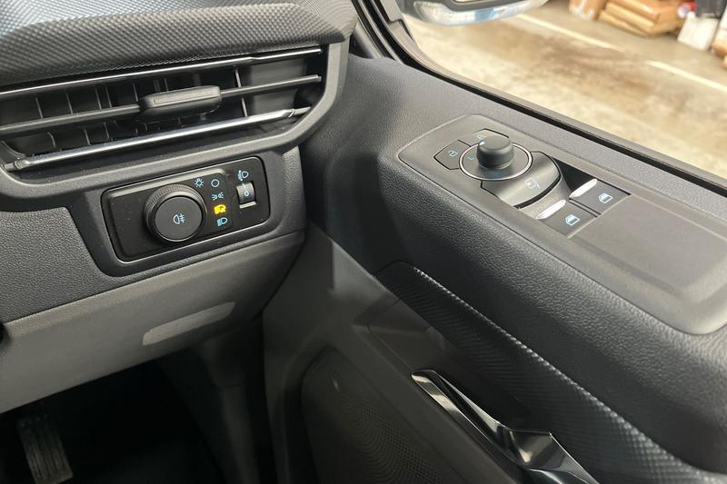 Used Ford Transit Custom 2025 for sale - 77301083: Photo 40