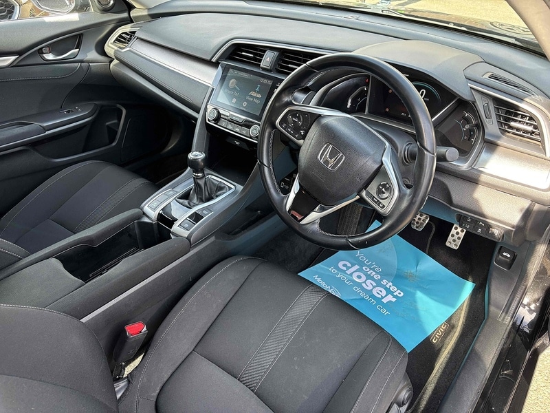 Used Honda Civic 2018 for sale - 76128103: Photo 10