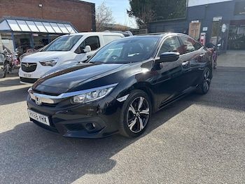 Used Honda Civic 2018 for sale - 76128103: Photo 3