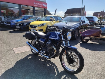 Used Moto Guzzi V7 III 2022 for sale - bike-78473063: Photo