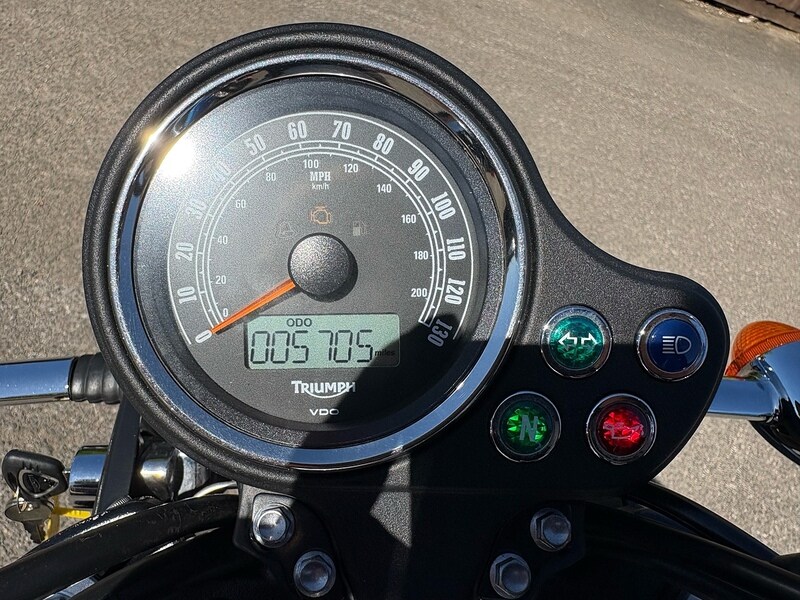 Used Triumph Bonneville 2015 for sale - 78464597: Photo 12