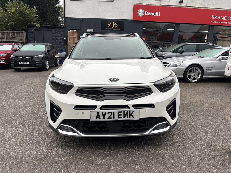 Used Kia Stonic 2021 for sale - 76128083: Photo 2