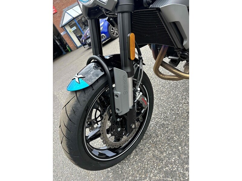 CFMOTO 700CL-X Sport