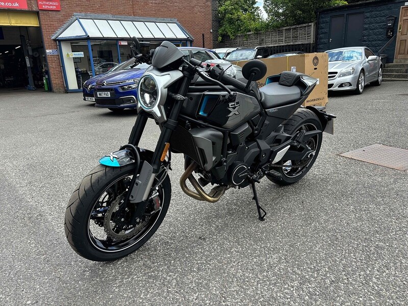 CFMOTO 700CL-X Sport