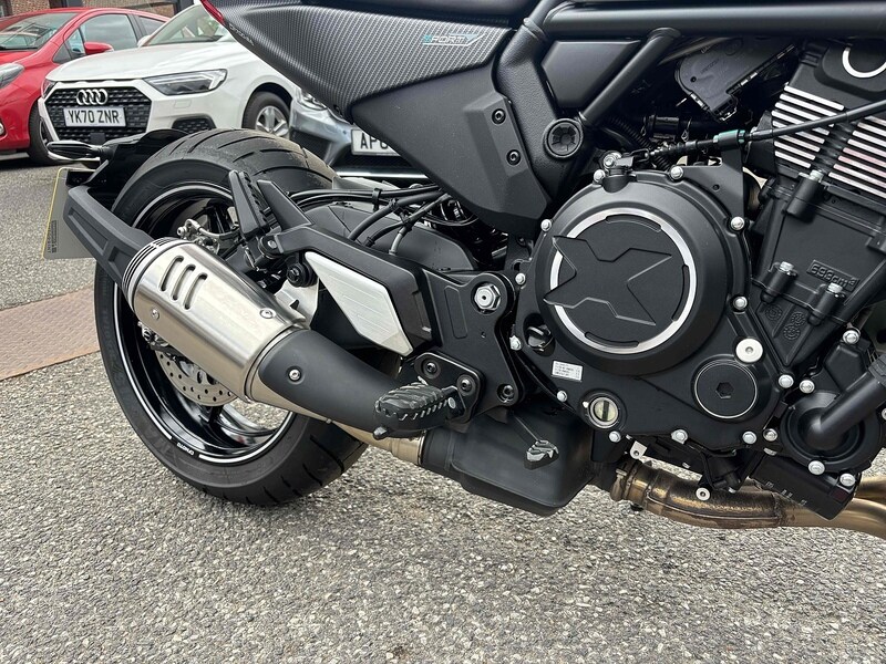 CFMOTO 700CL-X Sport