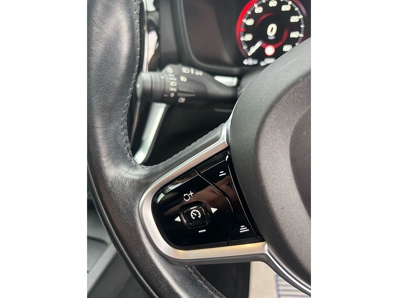 Used Volvo V60 2018 for sale - 76924060: Photo 17