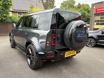 Used Land Rover Defender 110 2024 for sale - 78800023: Photo