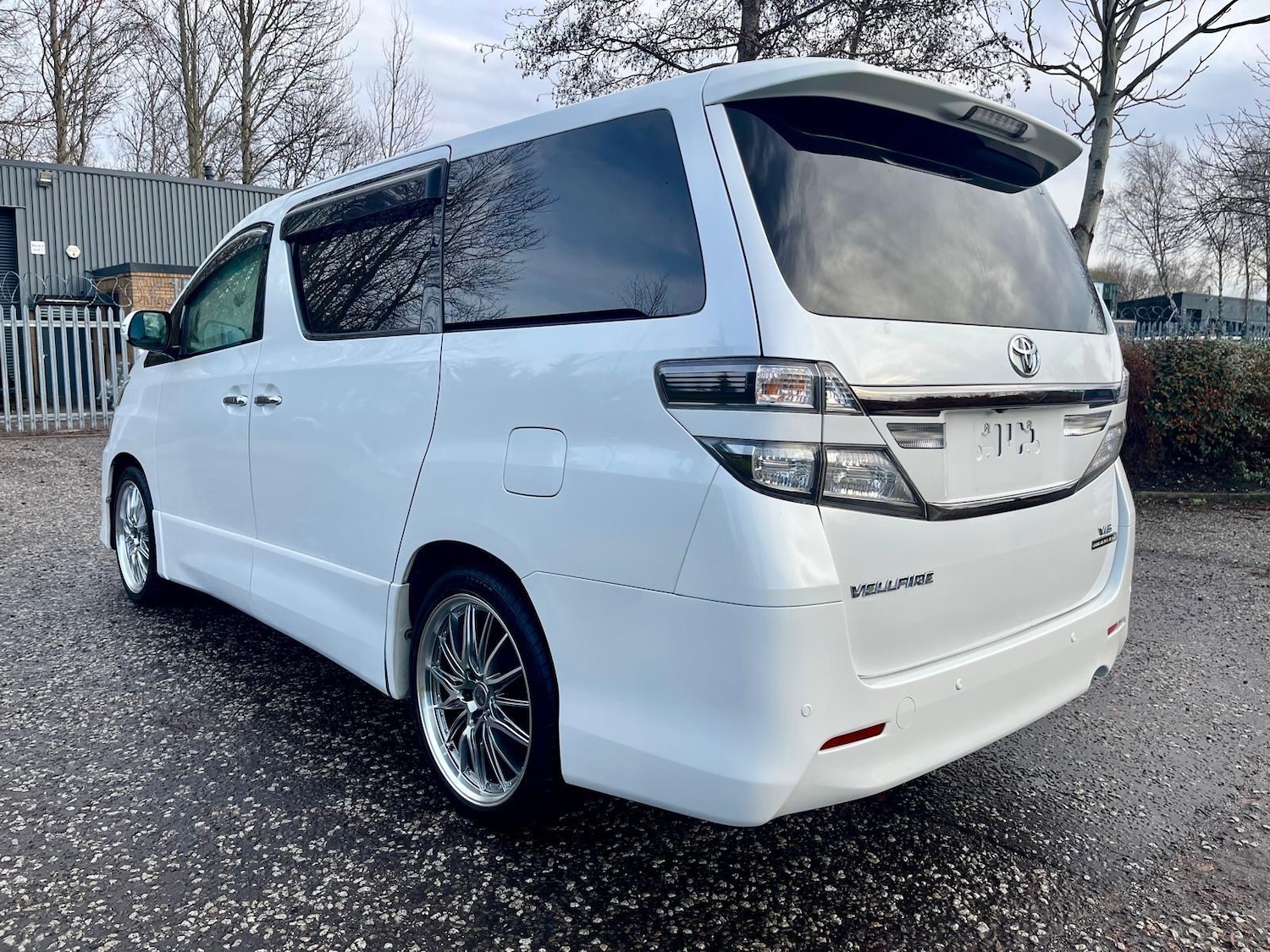 Used Toyota Vellfire 2013 for sale - 77052298: Photo 5