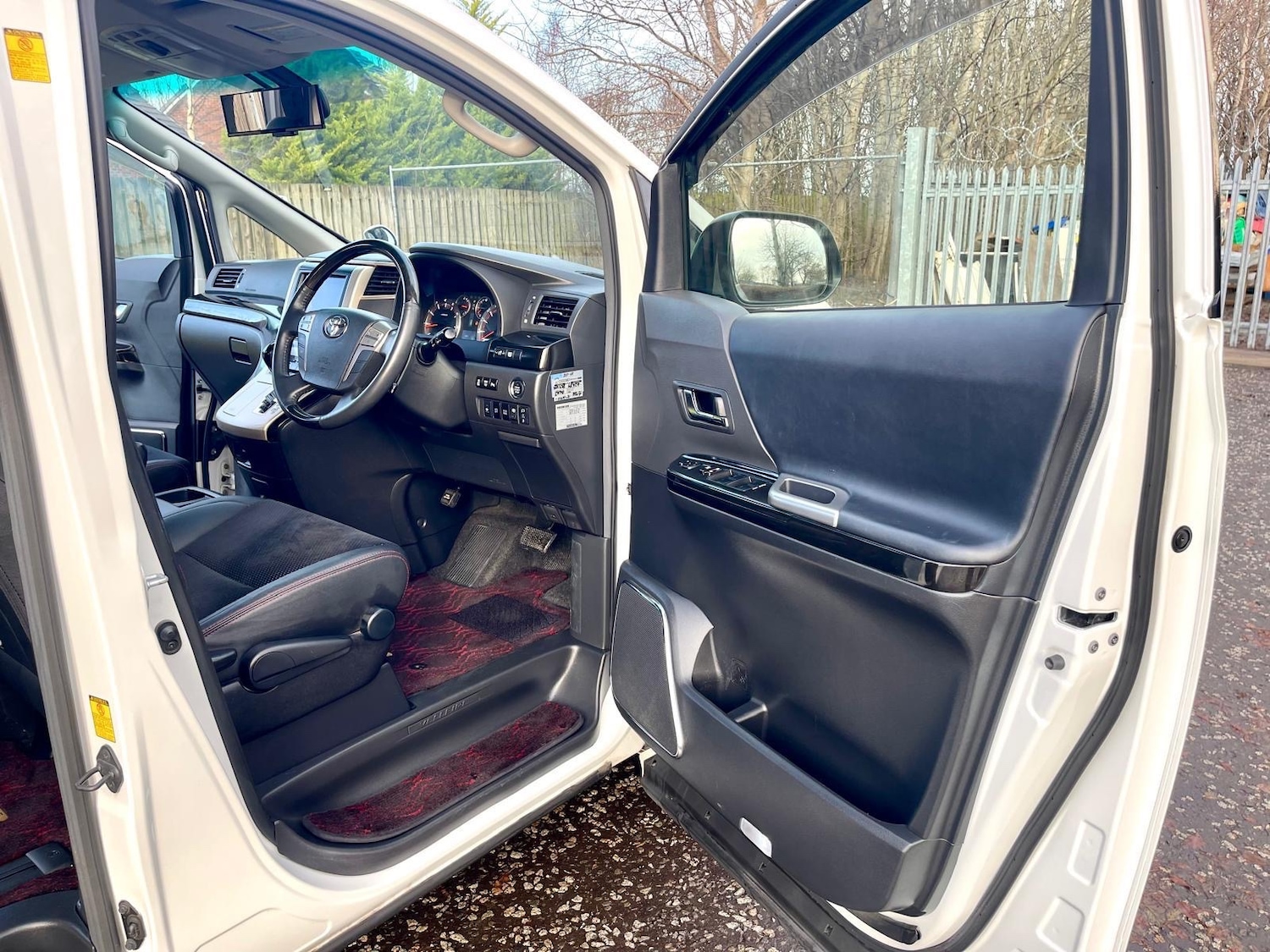 Used Toyota Vellfire 2013 for sale - 77052298: Photo 8