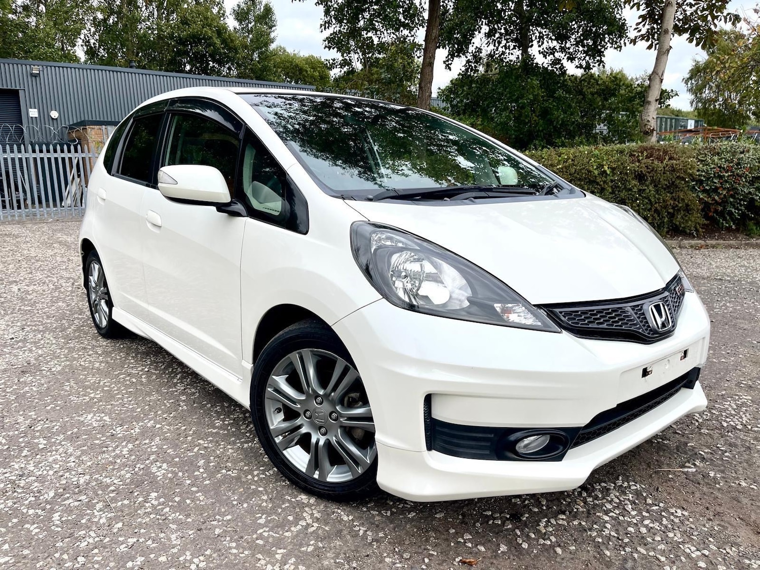 Used Honda Fit 2011 for sale - 76036819: Photo 1