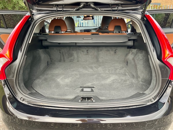 Used Volvo V60 2013 for sale - 72767563: Photo 12