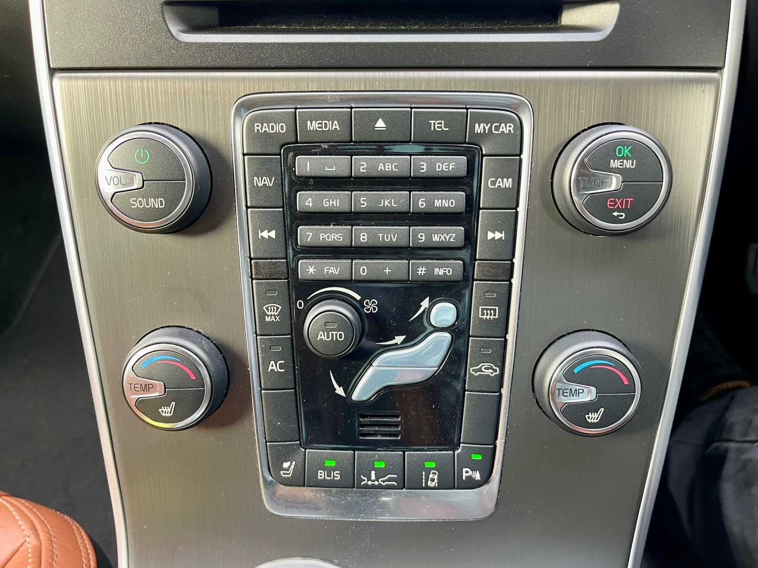 Used Volvo V60 2013 for sale - 72767563: Photo 27