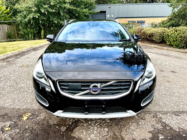 Used Volvo V60 2013 for sale - 72767563: Photo 3