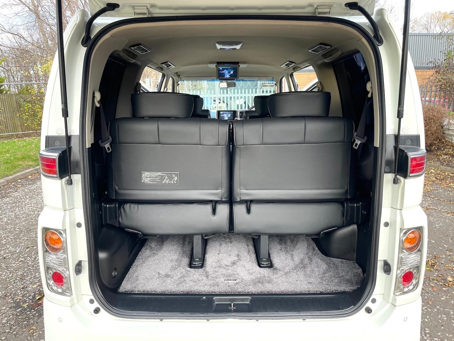 Used Nissan Elgrand 2009 for sale - 76591687: Photo 12