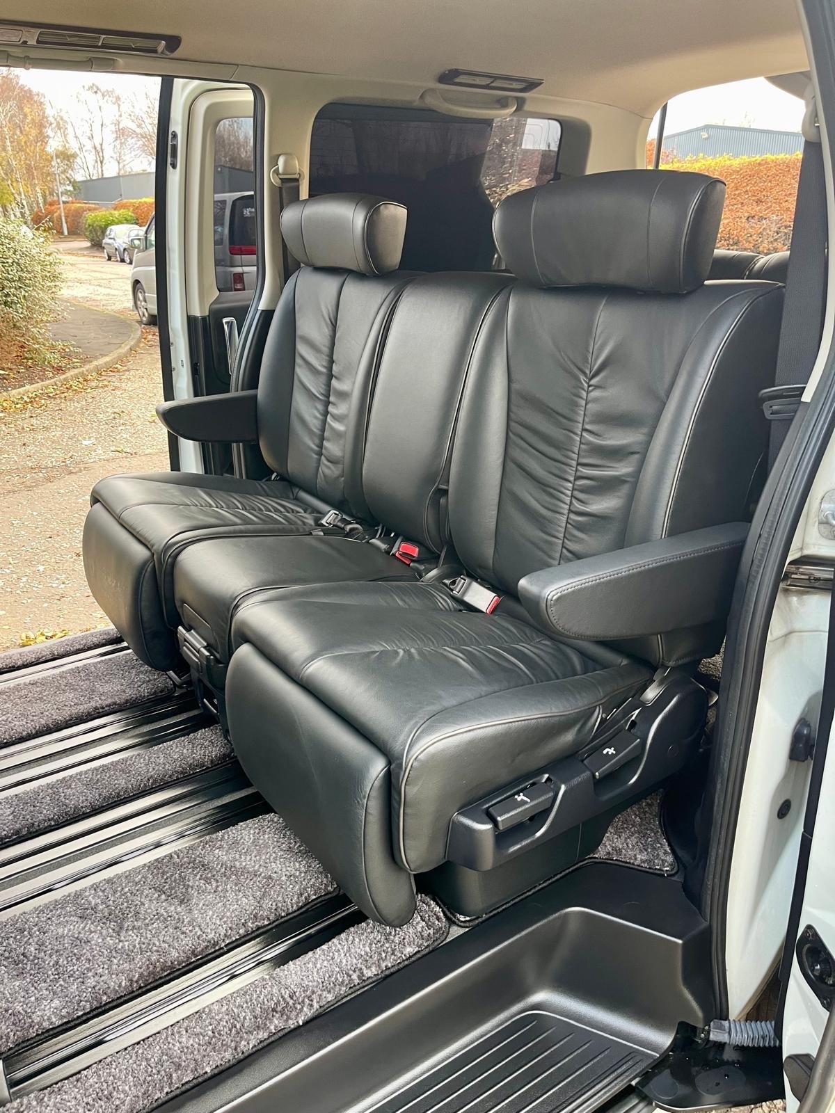 Used Nissan Elgrand 2009 for sale - 76591687: Photo 14