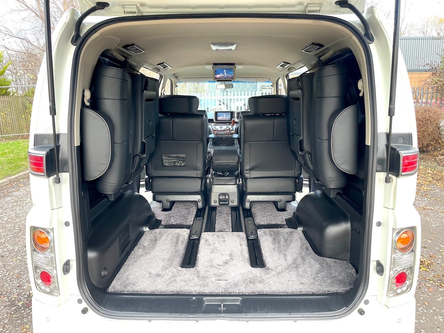 Used Nissan Elgrand 2009 for sale - 76591687: Photo 15