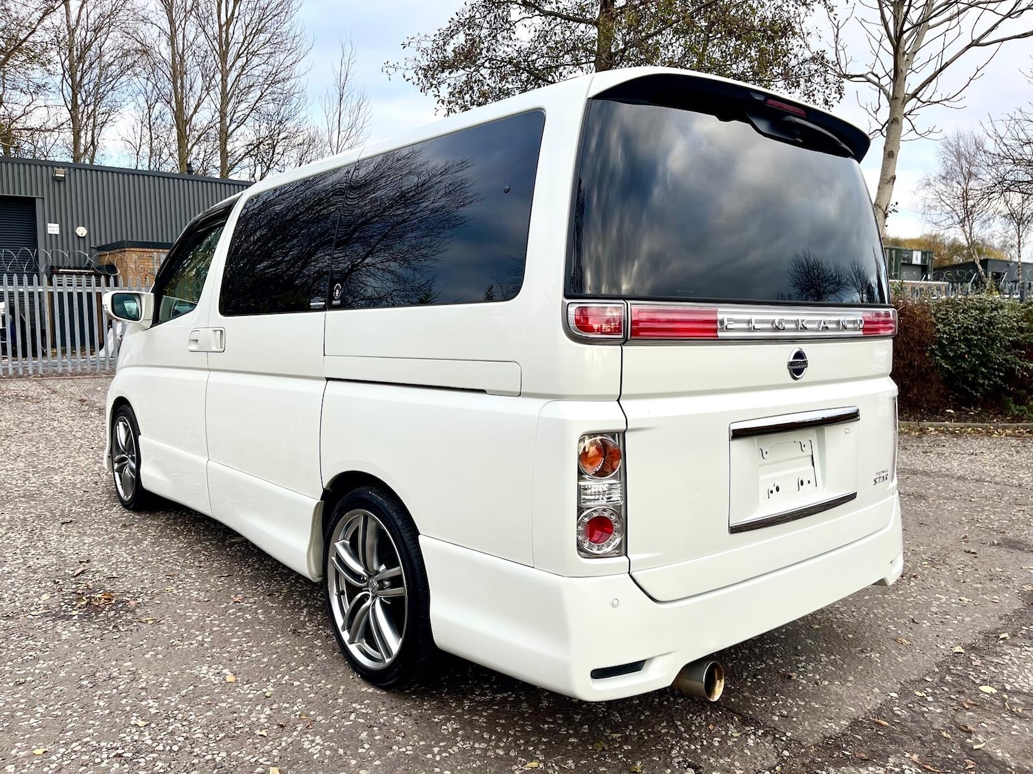 Used Nissan Elgrand 2009 for sale - 76591687: Photo 5