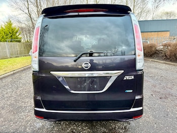Used Nissan Serena 2011 for sale - 77395287: Photo