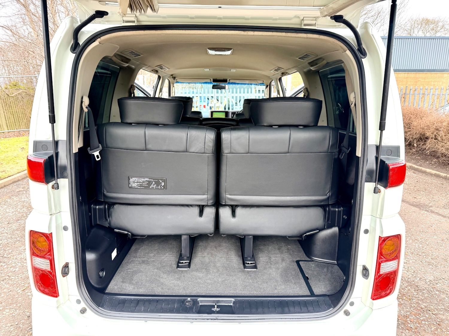 Used Nissan Elgrand 2007 for sale - 77573100: Photo 12