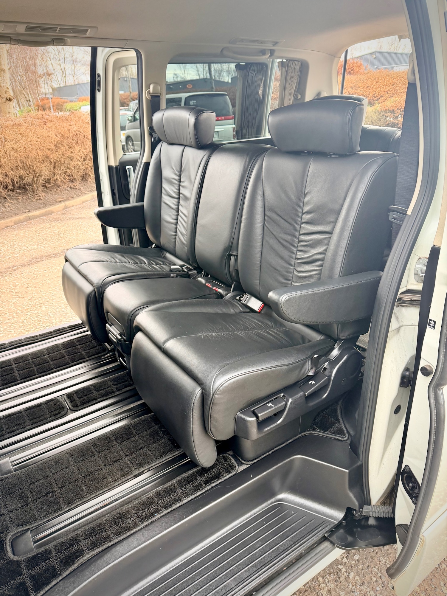 Used Nissan Elgrand 2007 for sale - 77573100: Photo 13