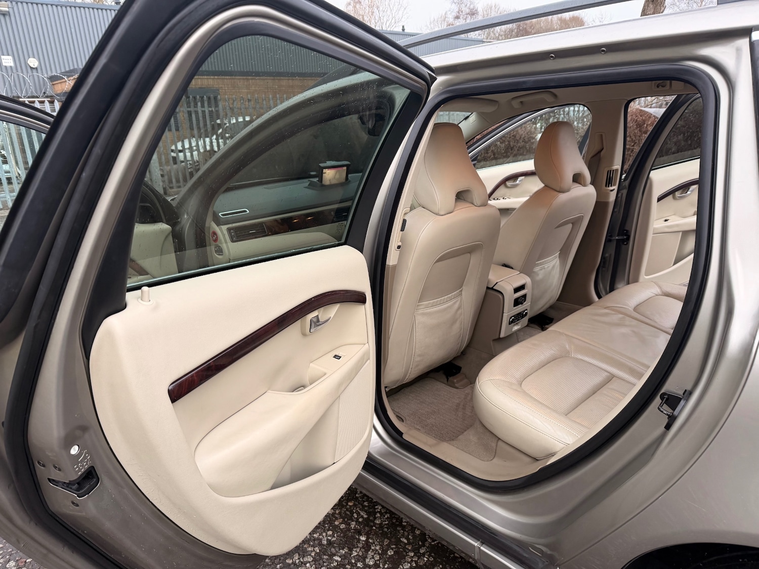 Used Volvo V70 2008 for sale - 77173566: Photo 15