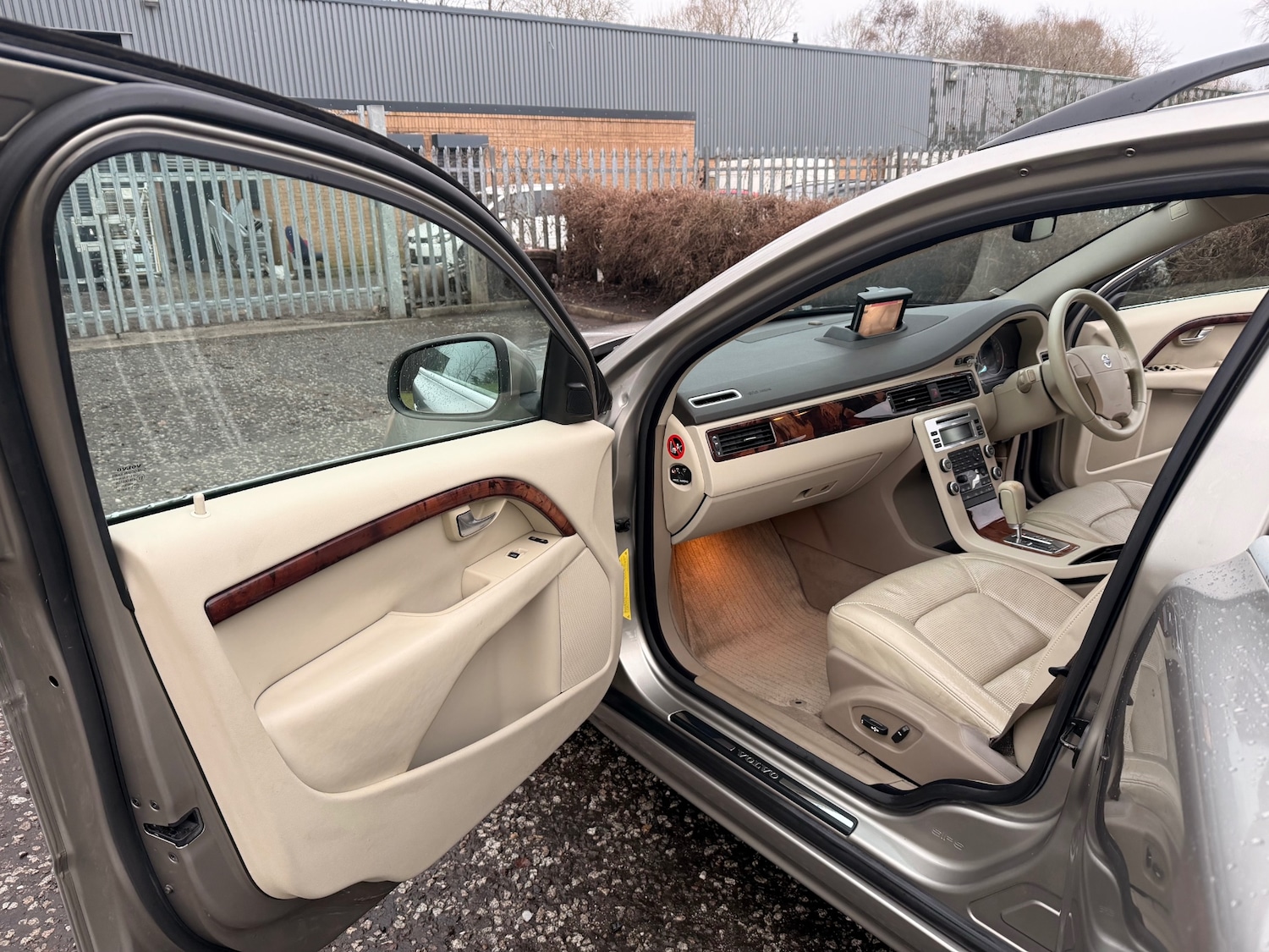 Used Volvo V70 2008 for sale - 77173566: Photo 21