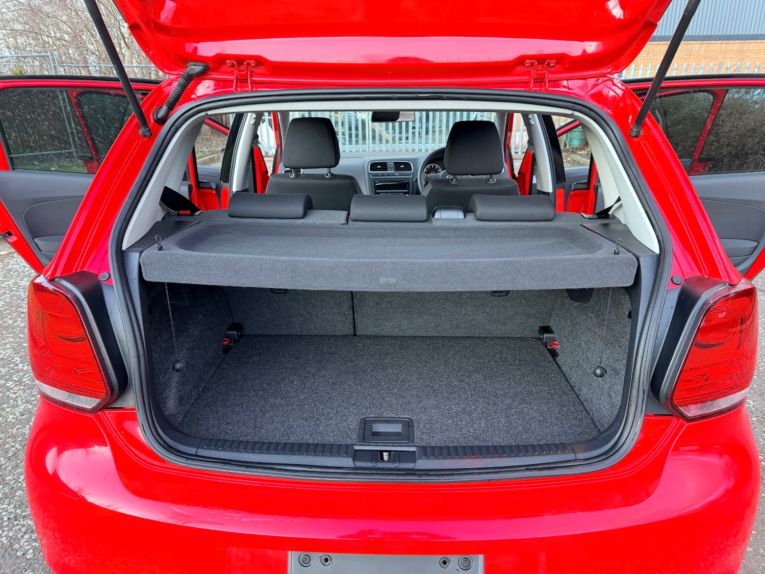 Used Volkswagen Polo 2011 for sale - 77721614: Photo 12