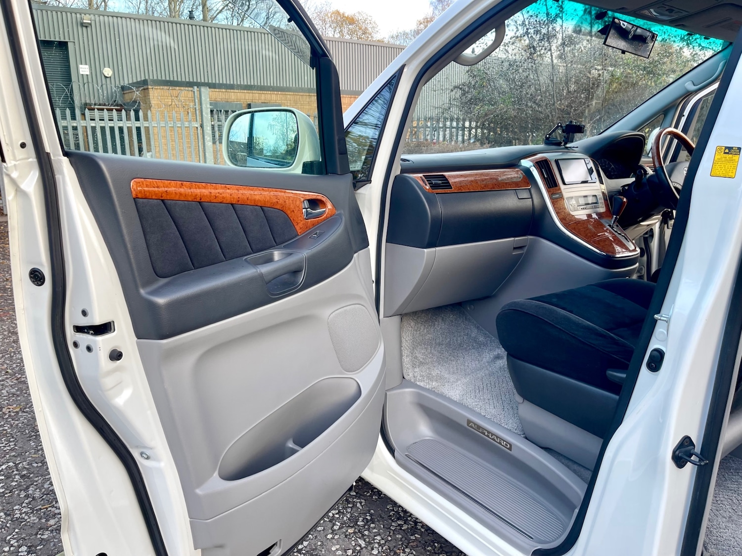 Used Toyota Alphard 2008 for sale - 76536988: Photo 17