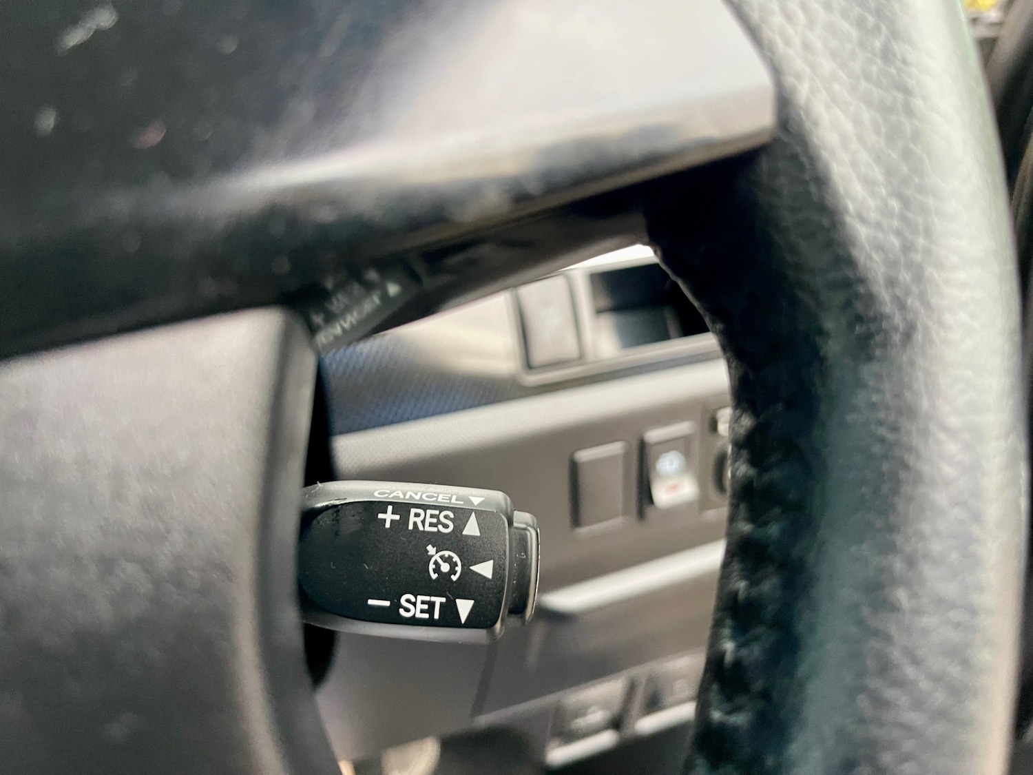Used Toyota Estima 2012 for sale - 76120528: Photo 25
