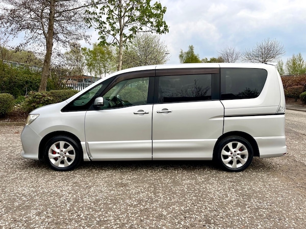 Used Nissan Serena 2011 for sale - 66028912: Photo 19