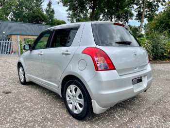 Used Suzuki Swift 2010 for sale - 75301706: Photo