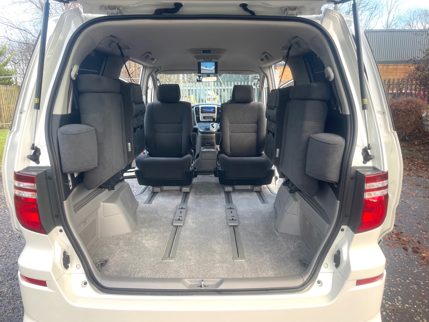 Used Toyota Alphard 2007 for sale - 76670946: Photo 12