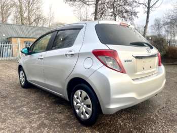 Used Toyota Vitz 2013 for sale - 67395102: Photo