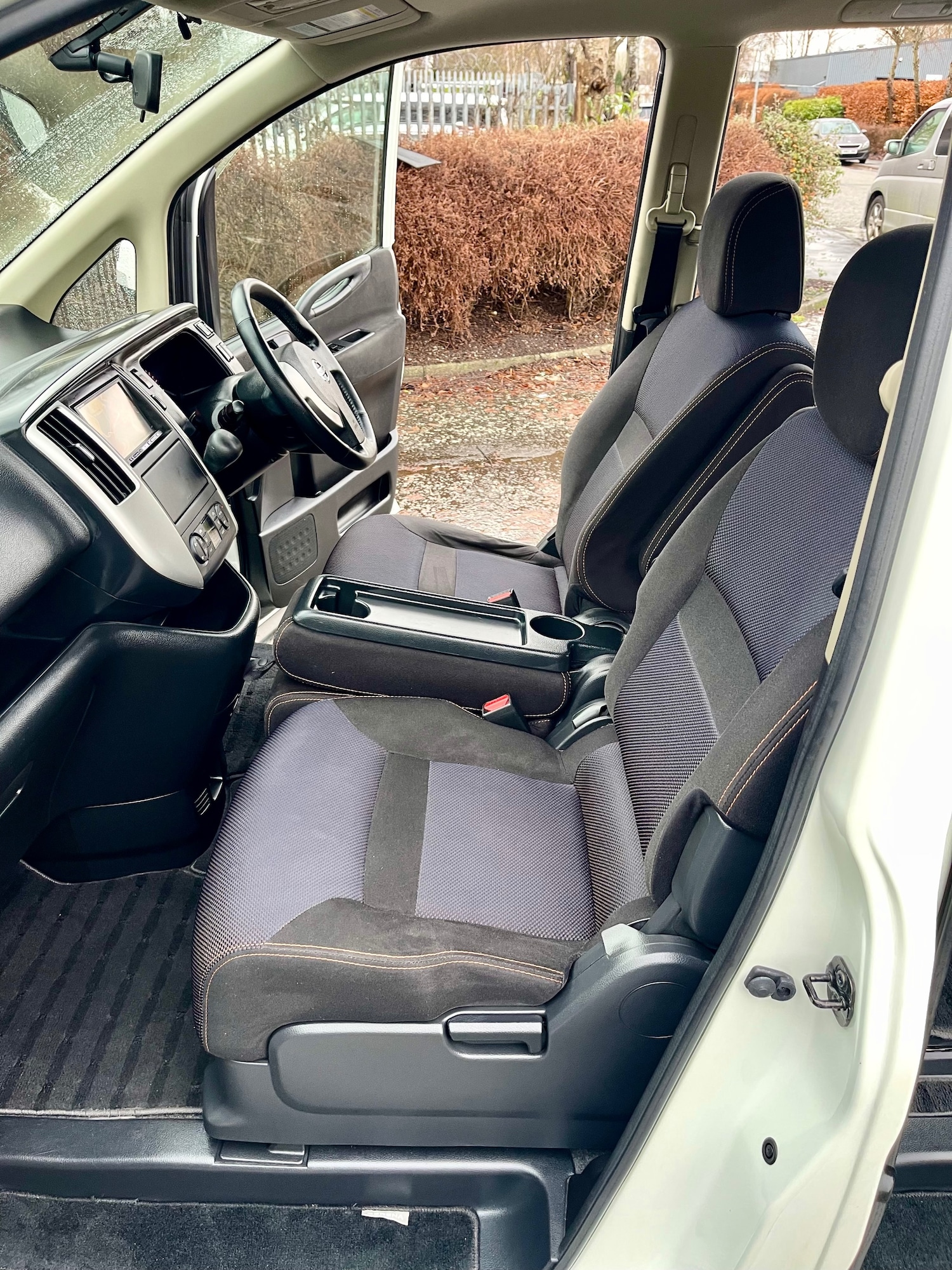 Used Nissan Serena 2010 for sale - 76969445: Photo 15