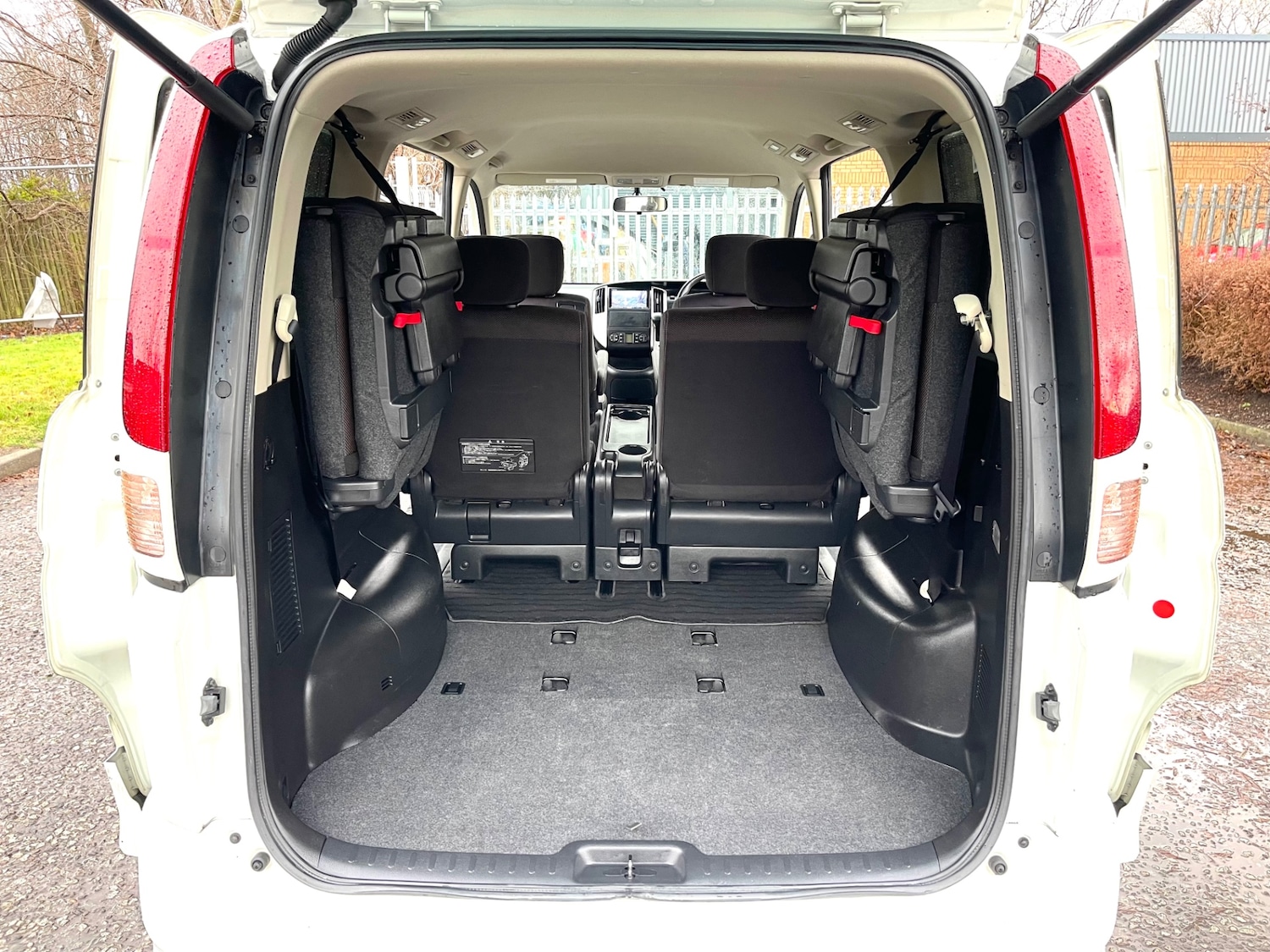 Used Nissan Serena 2010 for sale - 76969445: Photo 16