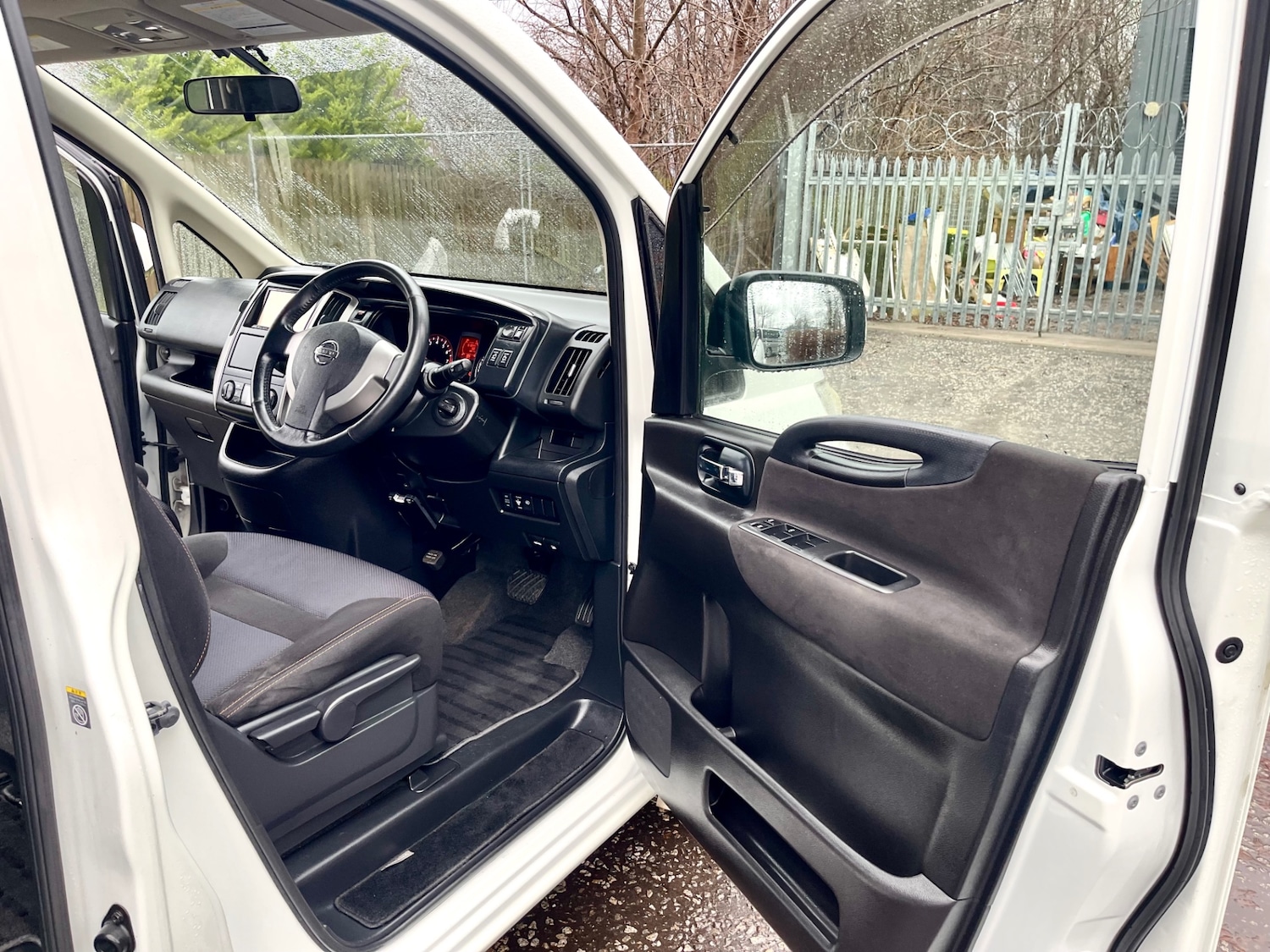 Used Nissan Serena 2010 for sale - 76969445: Photo 22