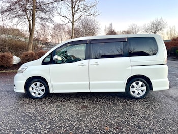 Used Nissan Serena 2010 for sale - 76969445: Photo