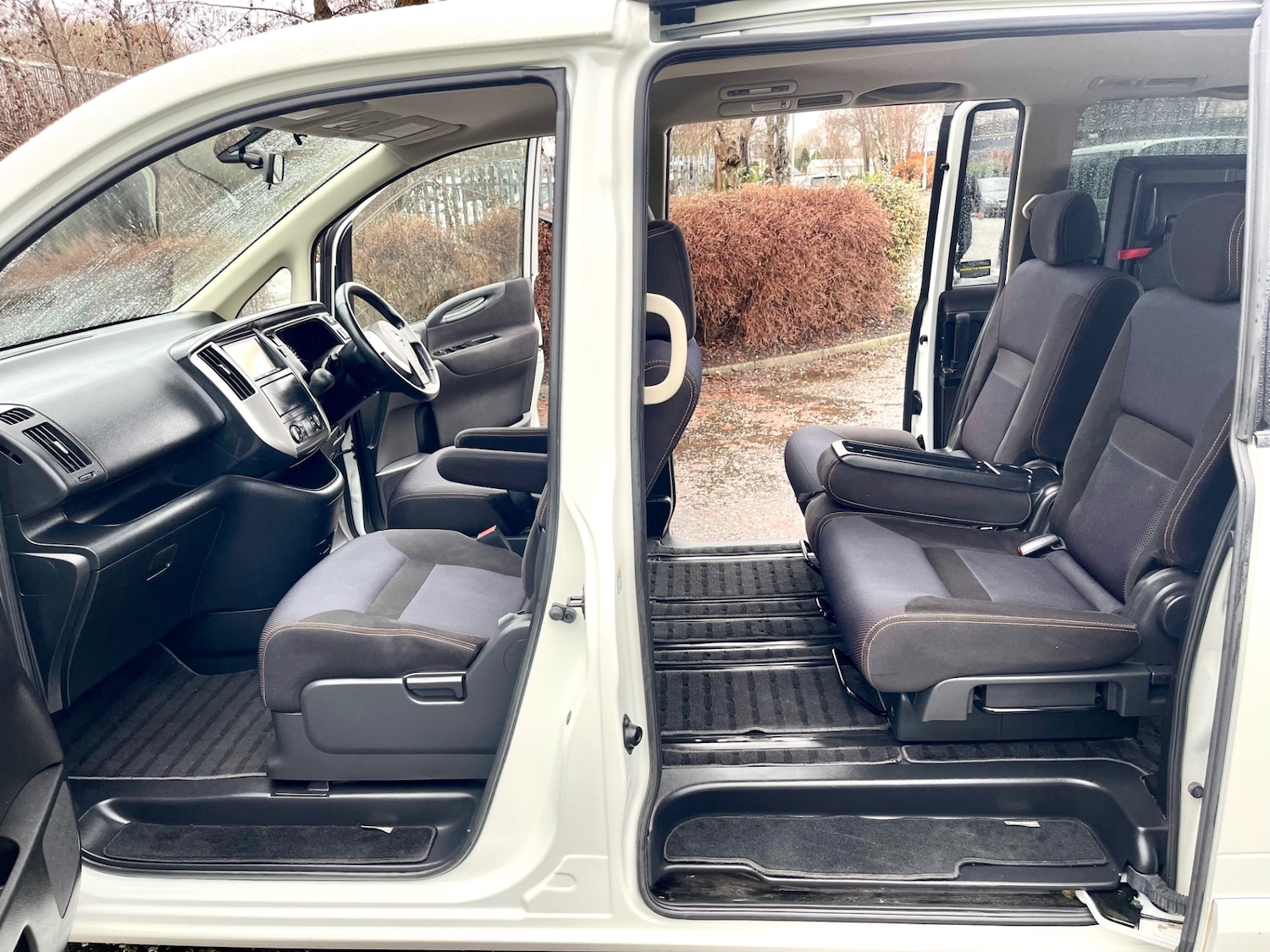 Used Nissan Serena 2010 for sale - 76969445: Photo 7