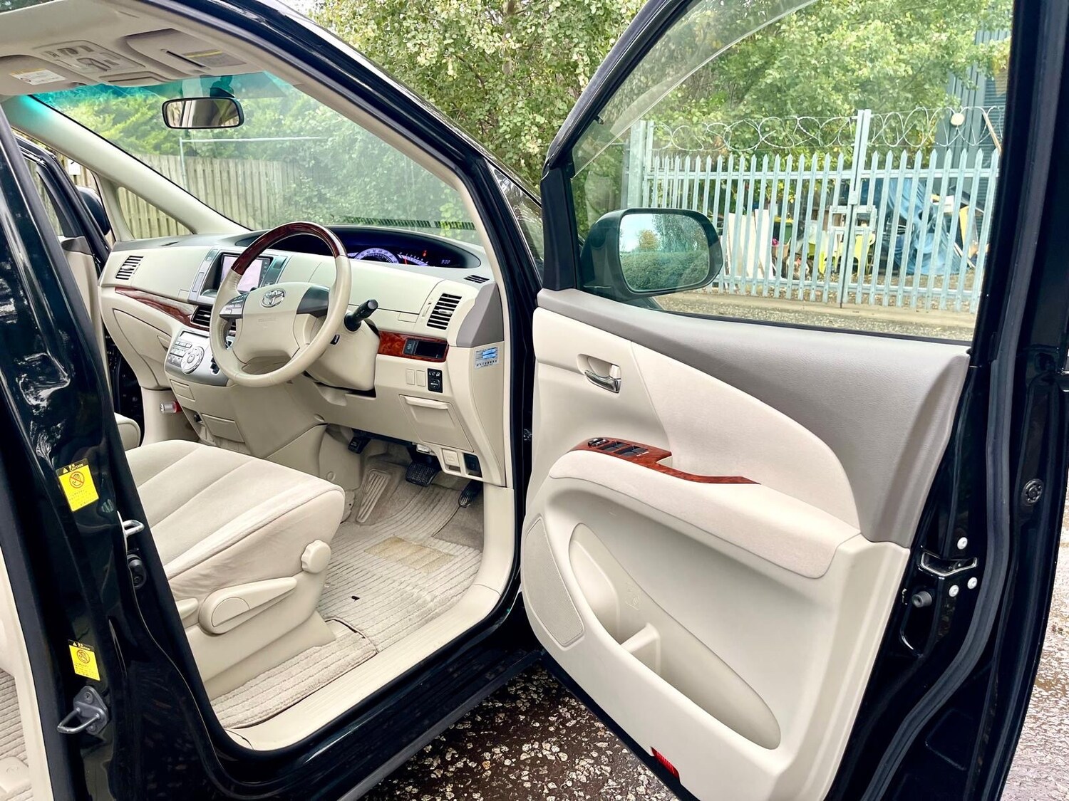 Used Toyota Estima 2012 for sale - 76149880: Photo 10
