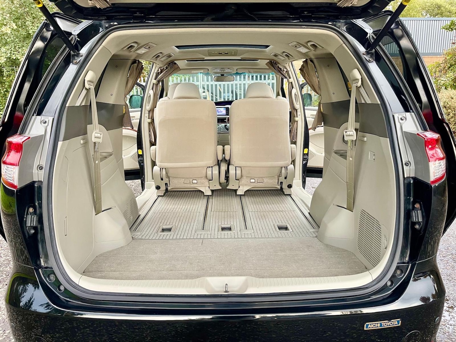 Used Toyota Estima 2012 for sale - 76149880: Photo 11