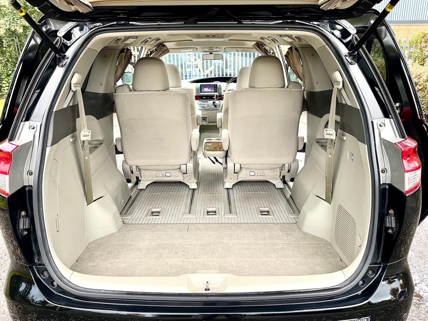 Used Toyota Estima 2012 for sale - 76149880: Photo 17