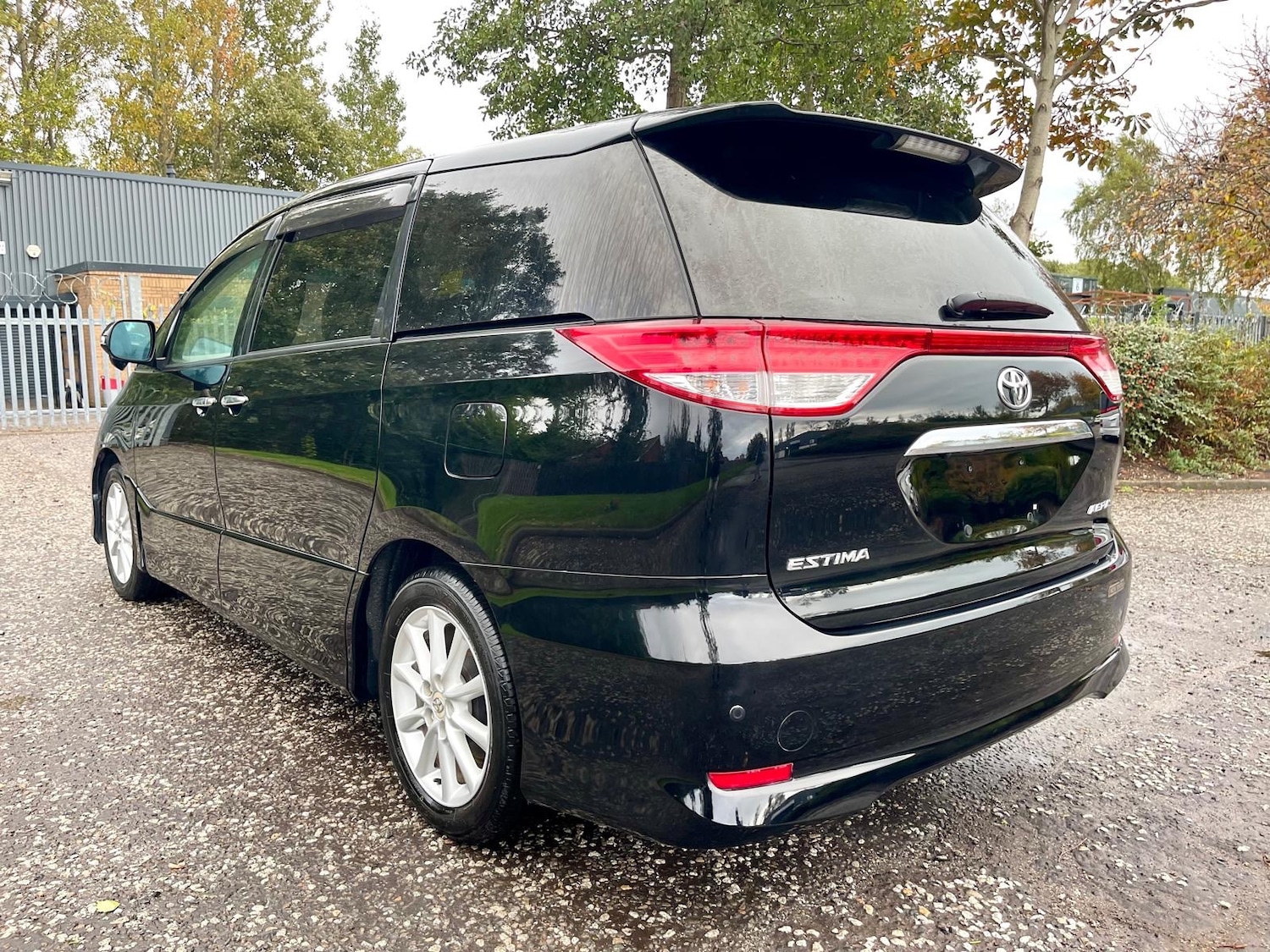 Used Toyota Estima 2012 for sale - 76149880: Photo 5