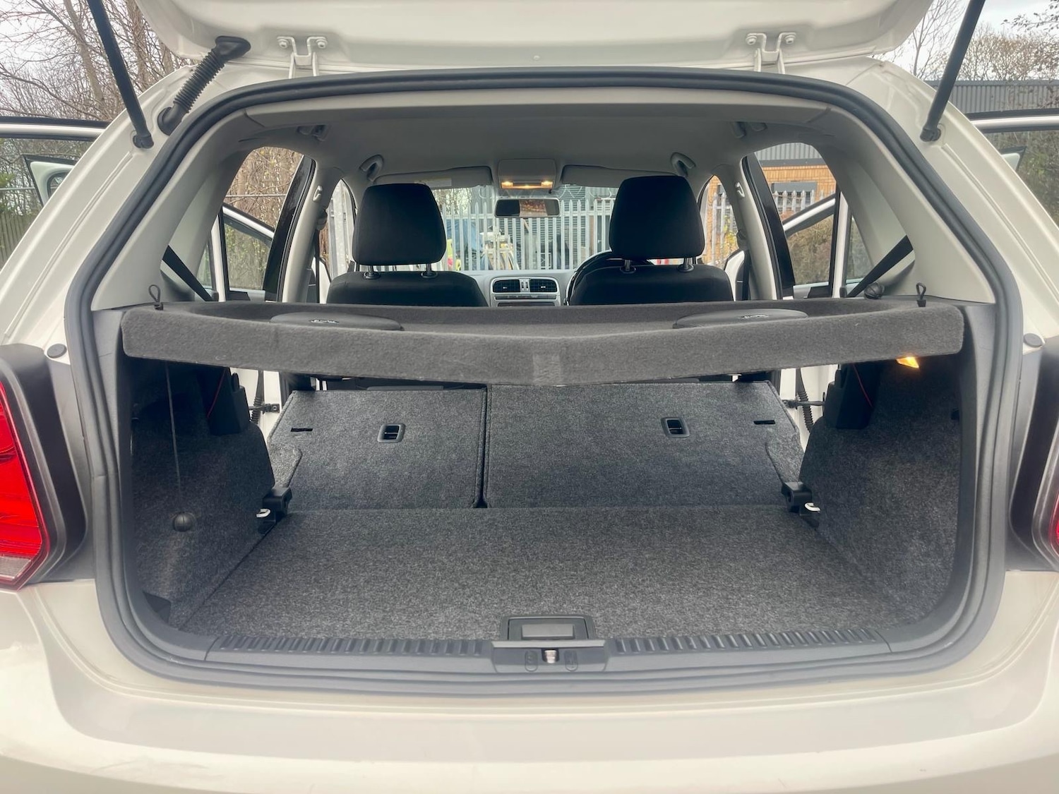 Used Volkswagen Polo 2012 for sale - 76670916: Photo 10